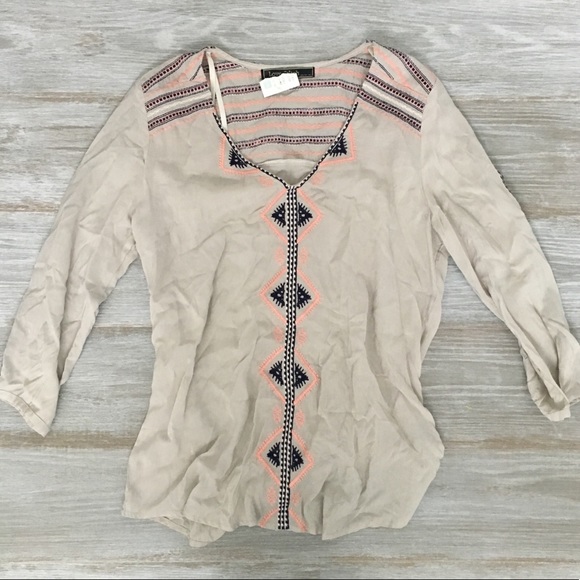 Love Stitch top with embroidery - Picture 2 of 5